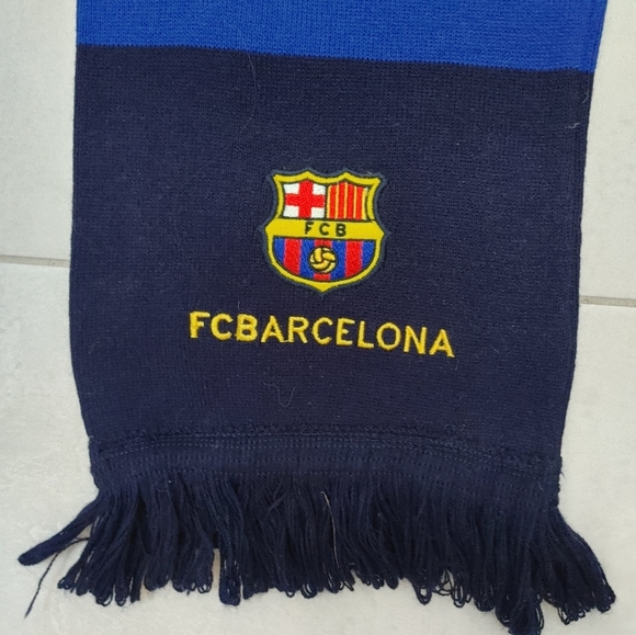 Scarf - Picture 2 of 2